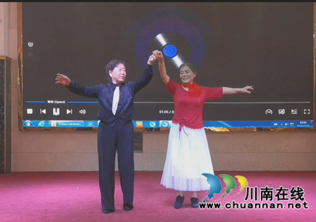 龙马潭区退休教职工协会召开2025年年终总结表彰暨祝寿大会(图16) 16.泸化、罗汉舞蹈.jpg