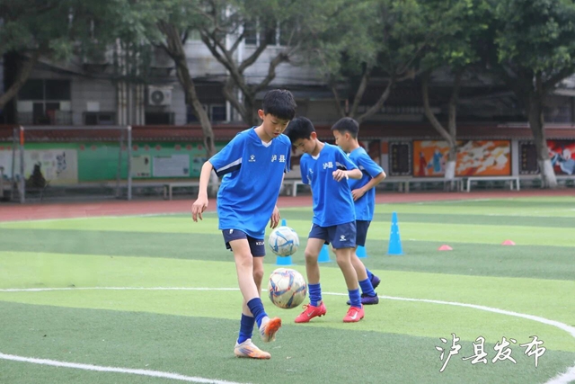 最炫民族风!泸县实验学校把课间操“舞”出新花样(图10) 10.jpg