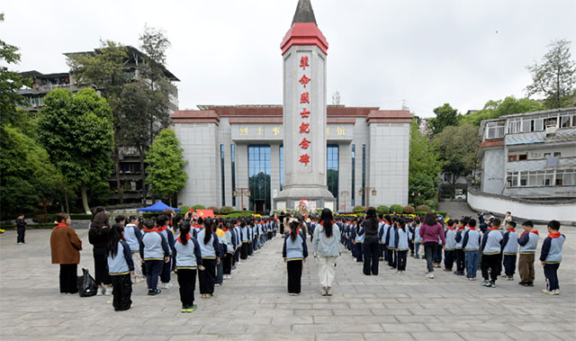 追寻·2026·清明祭英烈 | 江阳学子以青春之名,向英烈致敬(图4) 4.jpg