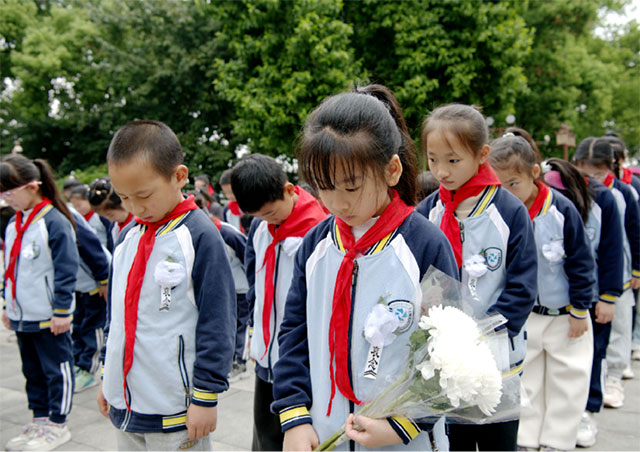 追寻·2026·清明祭英烈 | 江阳学子以青春之名,向英烈致敬(图3) 3.jpg