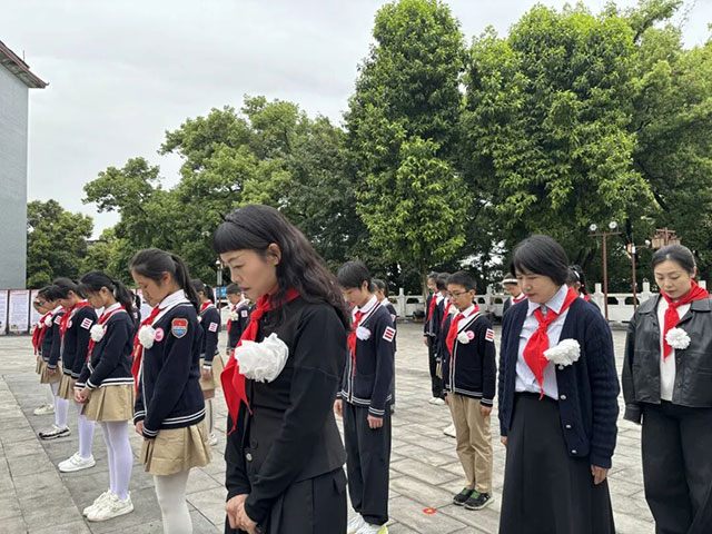 追寻·2026·清明祭英烈 | 江阳学子以青春之名,向英烈致敬(图10) 10.jpg