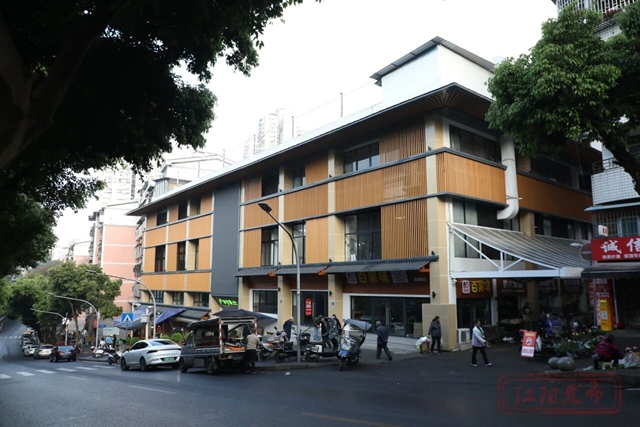 江阳区:菜市场“爆改”,买菜就像逛商超(图1) 1.jpg