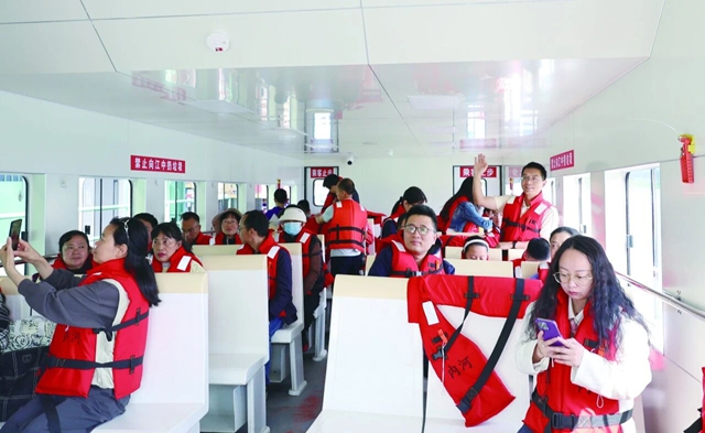 像买火车票、电影票一样便捷,泸州“水上公交”预约购票解锁过江新体验(图2) 水2.jpg