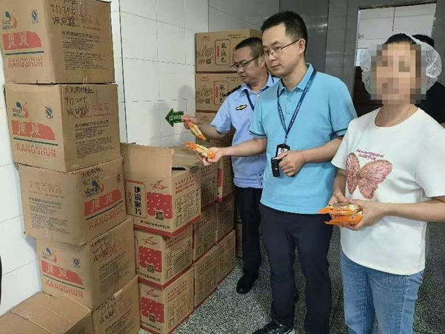 泸州市市场监管局公布2026年食品安全突出问题暨网络餐饮食品安全整治典型案例(第一批)(图5) 案5.jpg