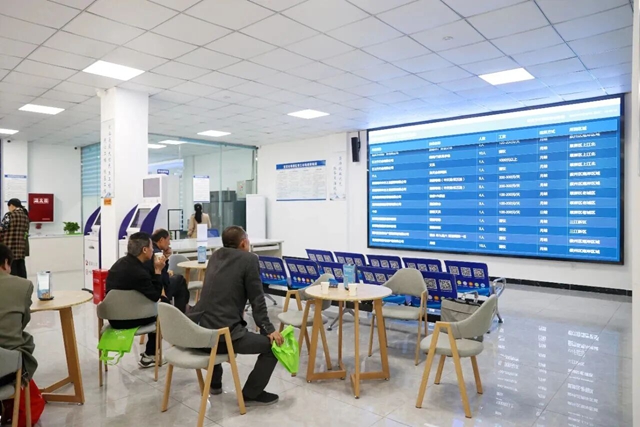 稳稳的幸福!宜宾多举措守护外卖骑手、网约车司机等新就业群体(图1) 区1.jpg