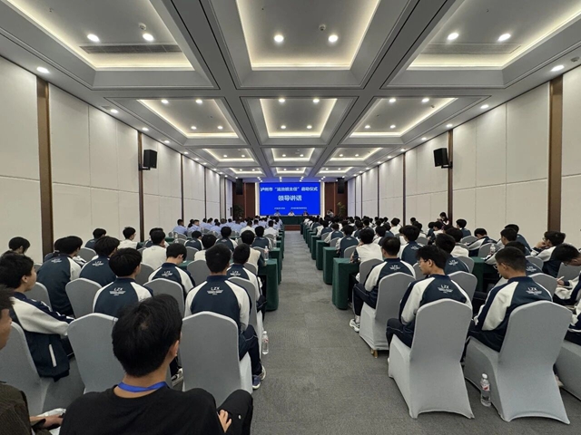 泸州市属学校“法治班主任”进校园正式启动(图2) 市2.jpg