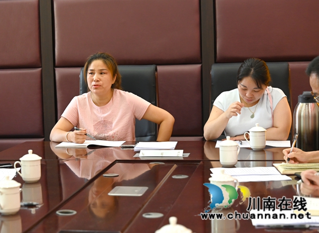 家委会代表发言.JPG