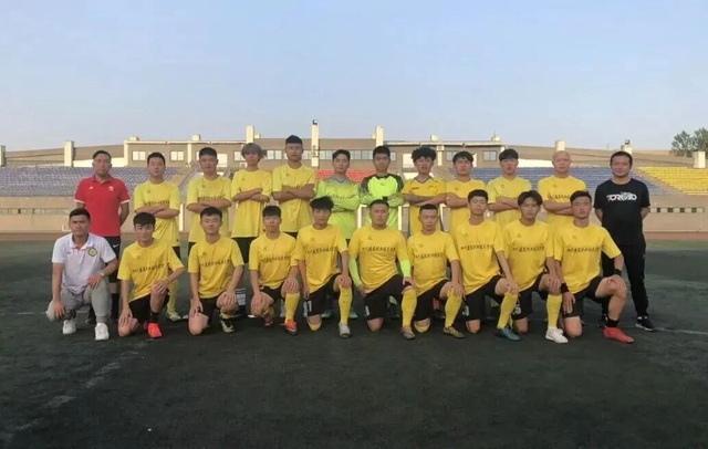 “泸超”球员故事丨李小平:昔日追风少年逐绿茵 今朝赛场射手绽锋芒(图8) 平8.jpg