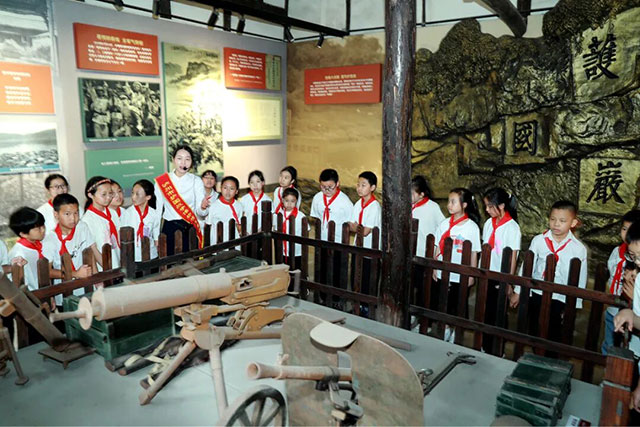 纳溪区泸天化小学:追寻信仰之光 弘扬革命精神”(图6) 6.jpg