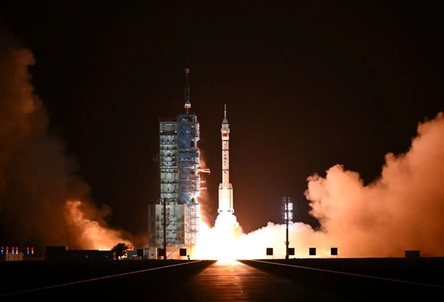 神舟二十三号载人飞船发射成功,“泸州智造”助力!(图1) 飞1.jpg