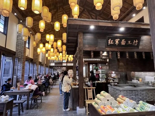 日前,经四川省委批准,四川省纪委监委对四川省住房和城乡建设厅原党组成员、副厅长何洪波严重违纪违法问题进行了立案审查调查。经查,何洪波理想信念丧失,纪法意识淡薄,对党不忠诚不老实,投机取巧,表里不一,说一套、做一套,落实党中央全面从严治党重大决策部署停留在喊口号,千方百计逃避组织审查;无视中央八项规定精神,违规接受旅游活动安排,违规赠送礼金;违反组织原则,利用职权为他人谋取人事利益,隐瞒不报个人有关(图6) 红6.jpg