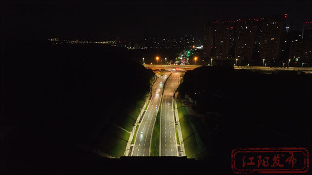 试通车!江阳区龙翔西路(二段)隧道一肩挑两片(图2) 2.jpg
