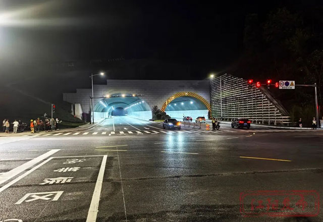 试通车!江阳区龙翔西路(二段)隧道一肩挑两片(图12) 12.jpg