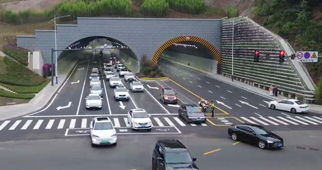 不用再绕康城路了!泸州龙翔西路隧道试通车,这些通行规则一定要看(图1) 龙1.jpg