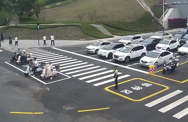 不用再绕康城路了!泸州龙翔西路隧道试通车,这些通行规则一定要看(图4) 龙4.jpg