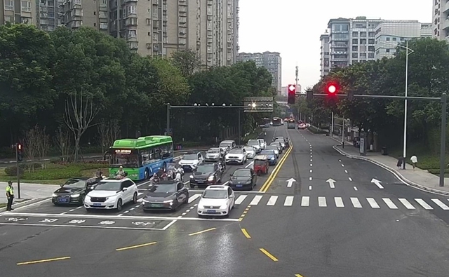 不用再绕康城路了!泸州龙翔西路隧道试通车,这些通行规则一定要看(图5) 龙5.jpg