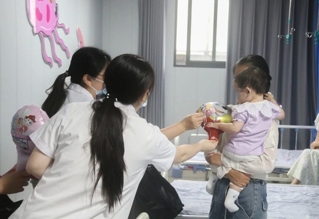 童心相伴·欢乐六一 | 合江县中医医院儿科举办儿童节暖心活动(图5) 5.jpg