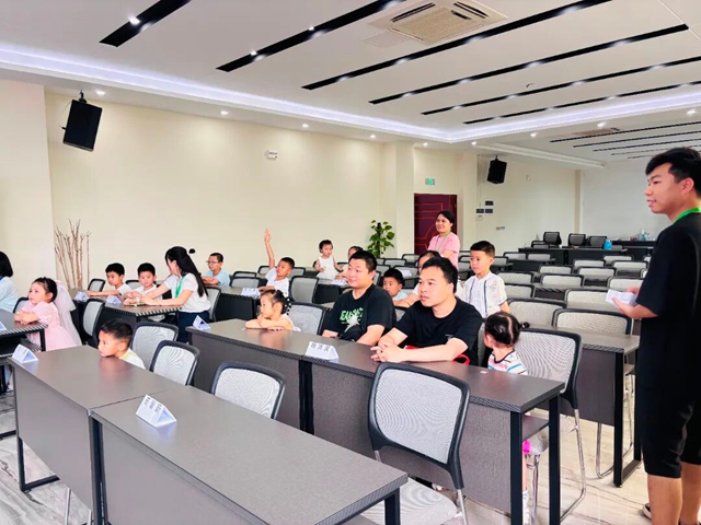 童心筑梦·3D同行——泸州“时为公司”六一亲子派对圆满举行(图8) 时4.jpg