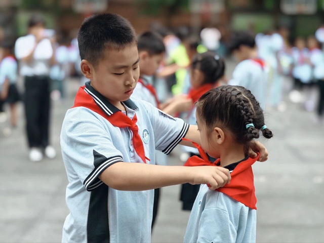 六一快乐!愿泸州少年童心向阳,逐光成长(图4) 4.jpg