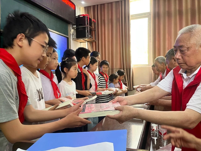 六一快乐!愿泸州少年童心向阳,逐光成长(图3) 3.jpg