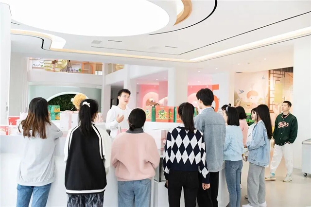 拿好准考证!高考学子暑期来泸专属福利来袭(图4) 玩4.jpg