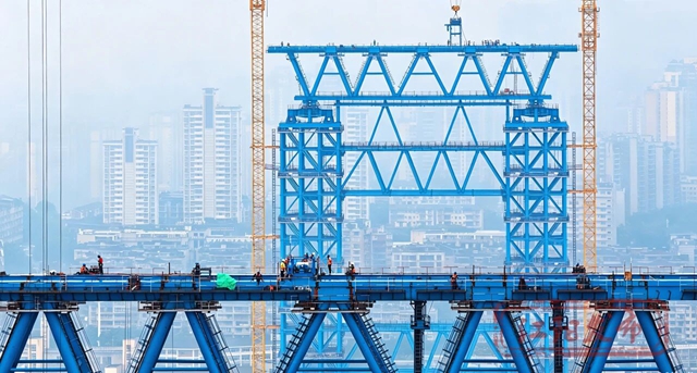 一索飞渡!泸州长江五桥建设迎来关键节点(图1) 1.jpg