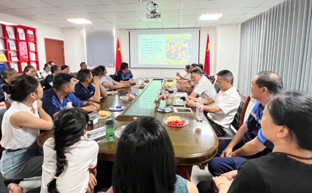 家企联动筑防线 同心护航出行路丨泸州公交开展安全生产月家庭助安系列活动(图3) 3.jpg