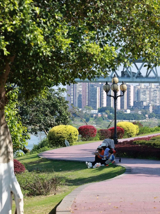 泸州公共座椅调查:小细节里的城市温度(图5) 5.jpg