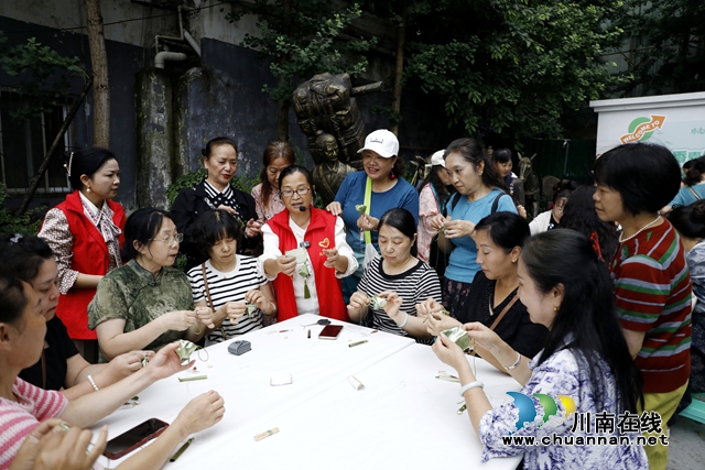 纳溪:非遗进街巷 端午味更浓(图2) 2.jpg