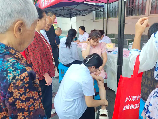 美食相伴 中医护航 | 合江县中医医院联合义诊走进吃在临港・第二届美食乐动汇(图7) 7.jpg