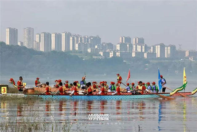 江潮催竞渡 鼓乐续乡愁——评阔别35年泸州长江龙舟赛重启(图5) 5.jpg