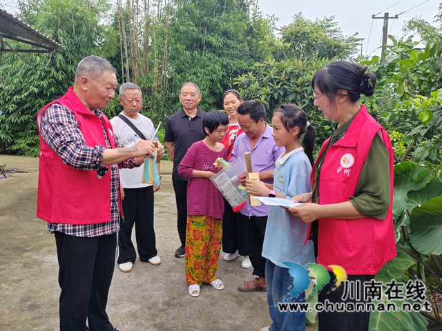 慰问送关爱 非遗种心田|泸县玄滩镇关工委“五老”志愿者开展端午走访结对学子活动(图5) 5.jpg