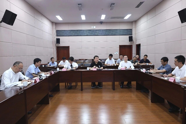 朱江专题调研泸州市地质灾害防治指挥调度系统运行情况(图1) 1.jpg