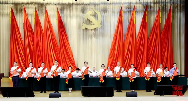 泸州市纳溪区“两优一先”表彰大会召开(图3) 纳3.jpg