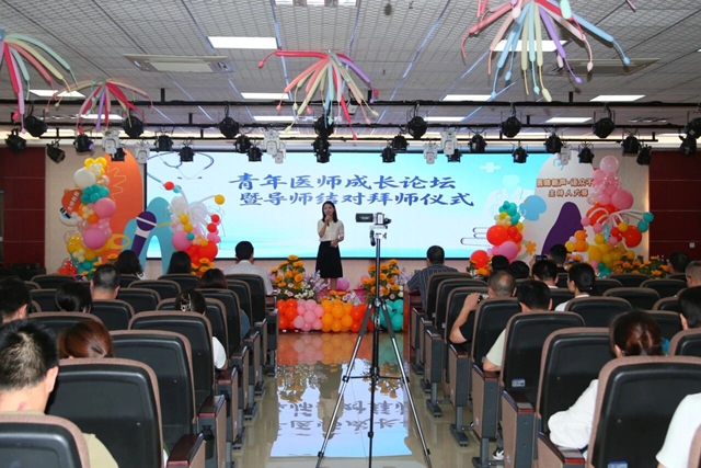 【第十届文化月】谁是医院“金话筒”?这场主持人大赛,有笑有泪有温度(图5) 5.jpg