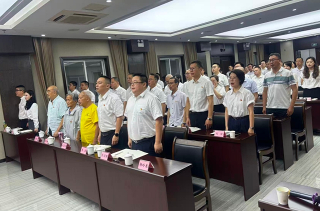 实干铸初心 奋进担使命|泸州市发展改革委开展庆“七一”系列活动(图2) 发2.jpg