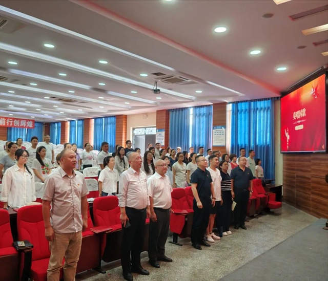 泸县建校召开2026年“七一”书记讲党课暨警示教育会(图2) 2.jpg