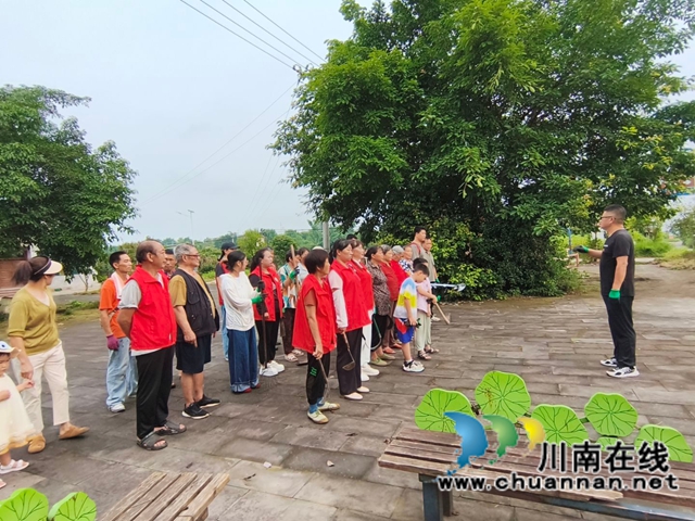党建引领微治理 修剪绿化焕新颜|泸县玉蟾街道龙桥社区党员民生实事行动落地见效(图4) 龙4 (1).jpg