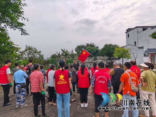 党建引领微治理 修剪绿化焕新颜|泸县玉蟾街道龙桥社区党员民生实事行动落地见效(图5) 龙5 (1).jpg