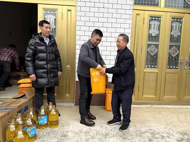 万韬:那张“请愿书”上村民们歪歪扭扭的指印,在我心中比任何勋章都重(图2) 2.jpg