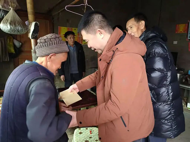 万韬:那张“请愿书”上村民们歪歪扭扭的指印,在我心中比任何勋章都重(图3) 3.jpg