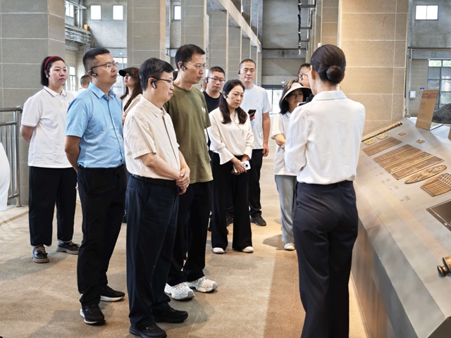 泸州市新阶代表人士开展庆祝中国共产党成立105周年、纪念长征胜利90周年主题活动暨“走进重大工程、重点园区、重点产业”实践活动(图12) 12.jpg