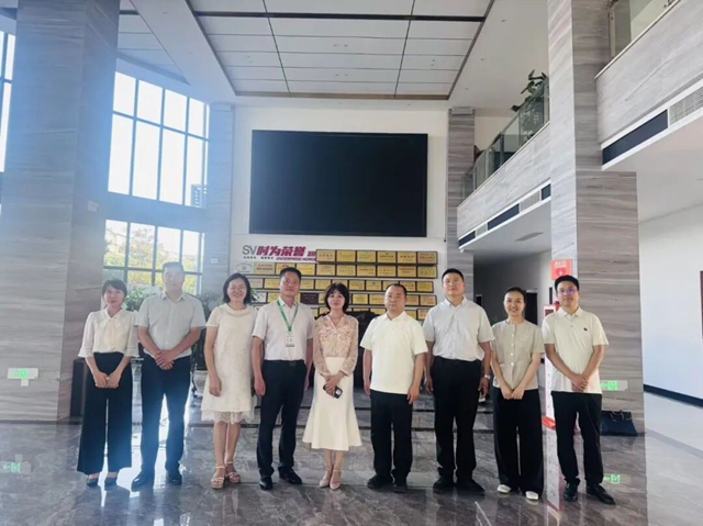 省工商联秘书长王小晴率队莅临泸州“时为公司”走访调研(图1) 时为1.jpg