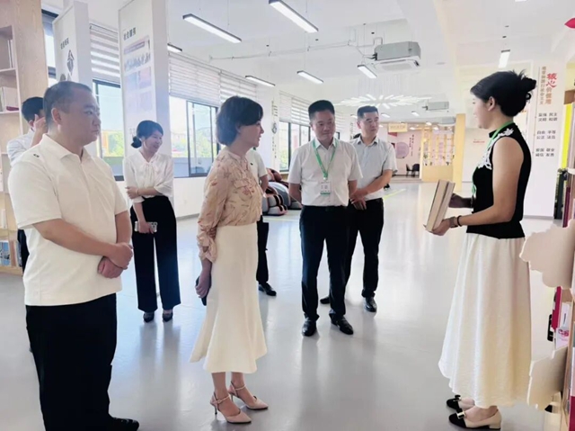 省工商联秘书长王小晴率队莅临泸州“时为公司”走访调研(图6) 时为6.jpg