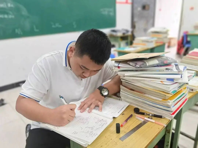【建校育才】泸县建校学子刘科:复读一年提分84分,609分圆梦本科(图3) 刘3.jpg