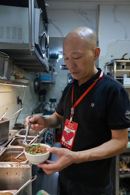 泸州面馆老板有心了,6岁以下娃娃吃面不收钱(图3) 面3.jpg