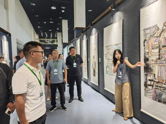 “笔墨当潮”青少年书画传习大会优秀作品展、四川省首届书法小品展暨书画非遗集市在泸州开展(图5) 5.jpg