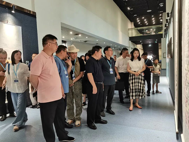 “笔墨当潮”青少年书画传习大会优秀作品展、四川省首届书法小品展暨书画非遗集市在泸州开展(图6) 6.jpg