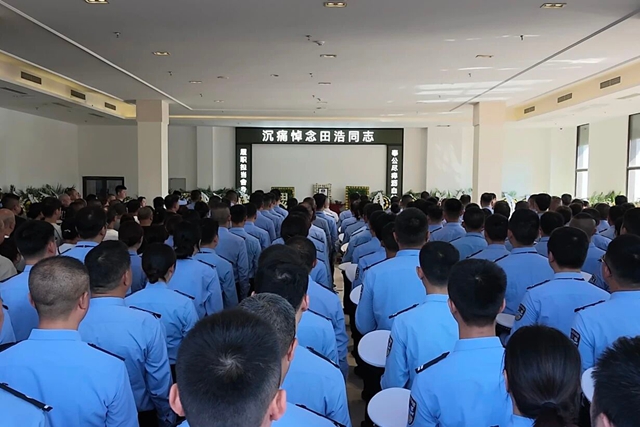 痛别!宜宾54岁交警田浩因公牺牲(图4) 4.jpg