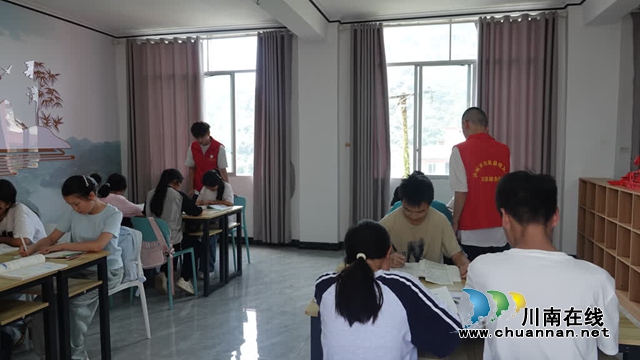 古蔺观文:12名暑托班“老师”与70余名学生的故事(图4) 文4.jpg